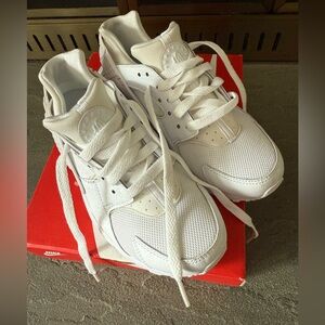 Nike Hurache Run 4.5 new